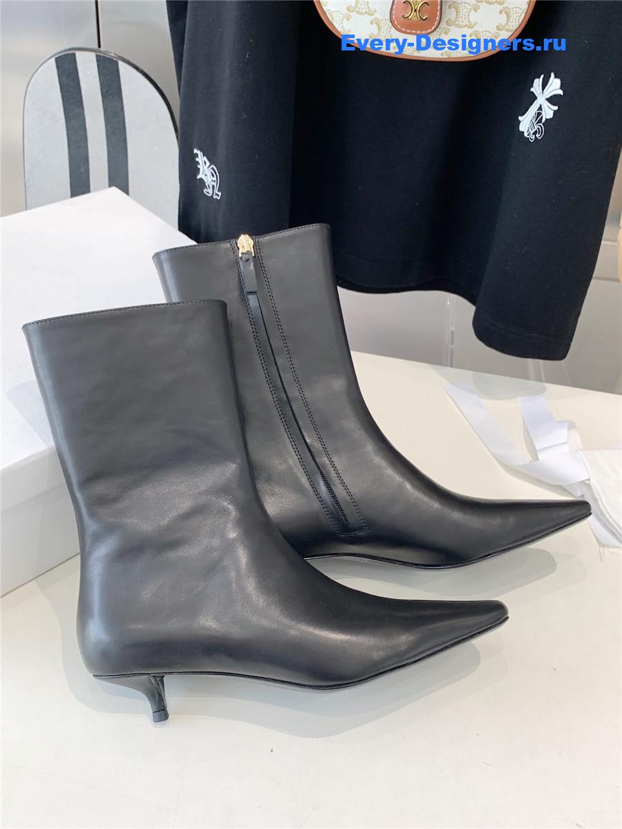 The R0w liisa black leather ankle boots