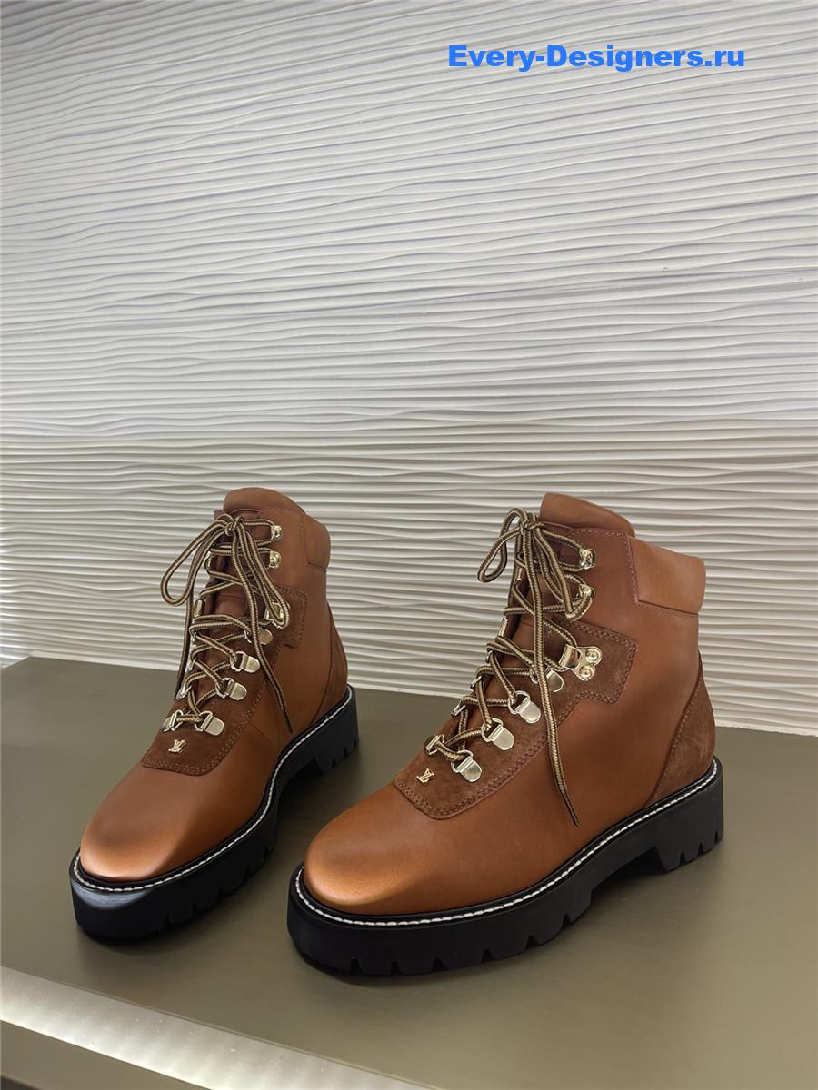 l0vis Vvtt0n territory flat ranger boots
