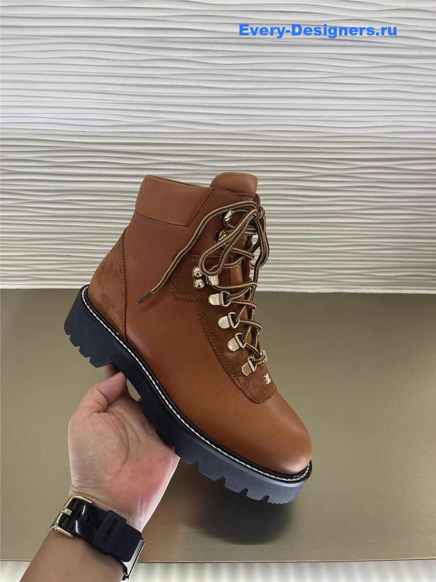 l0vis Vvtt0n territory flat ranger boots