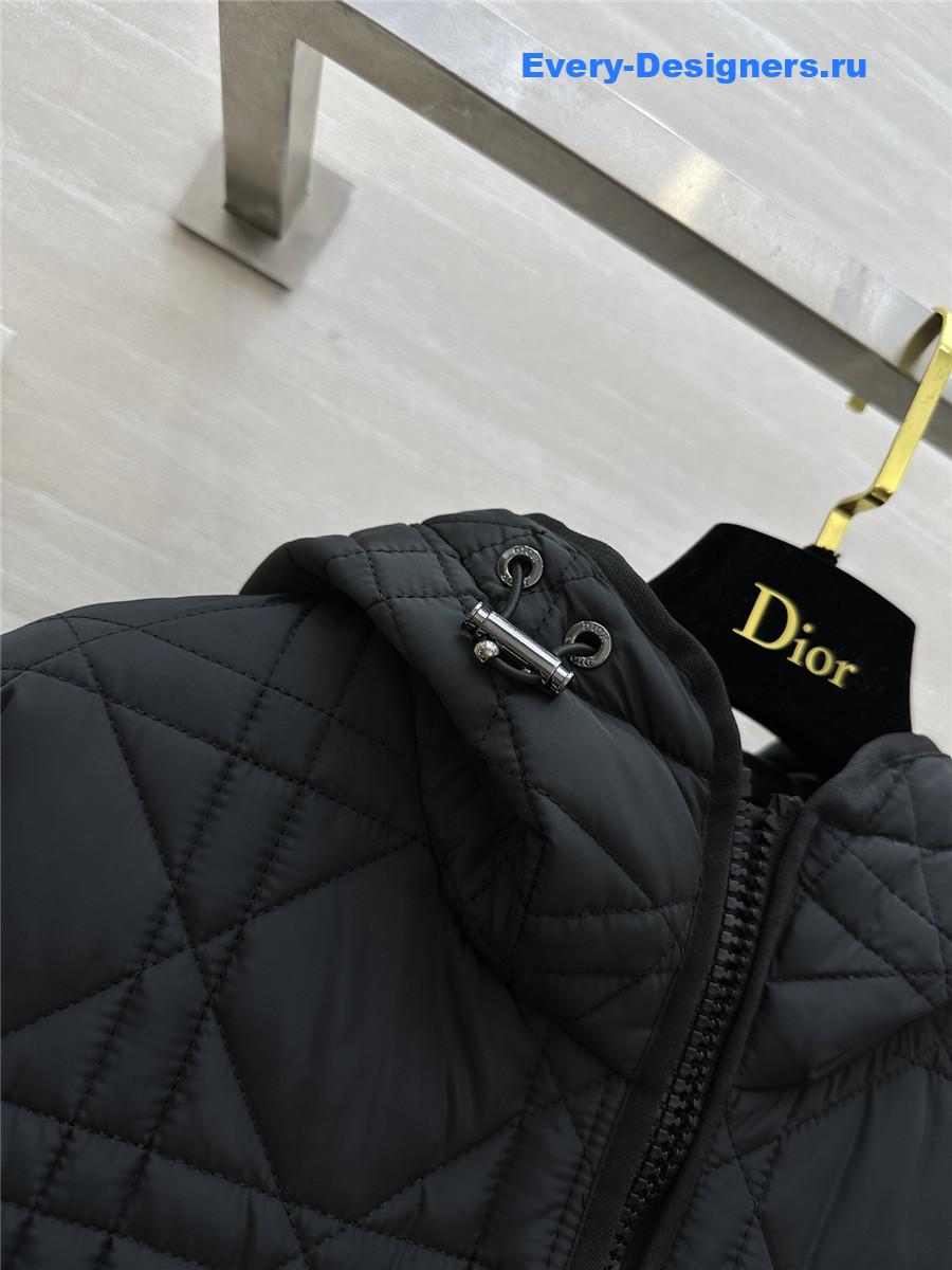 D10r quilted hooded jacket