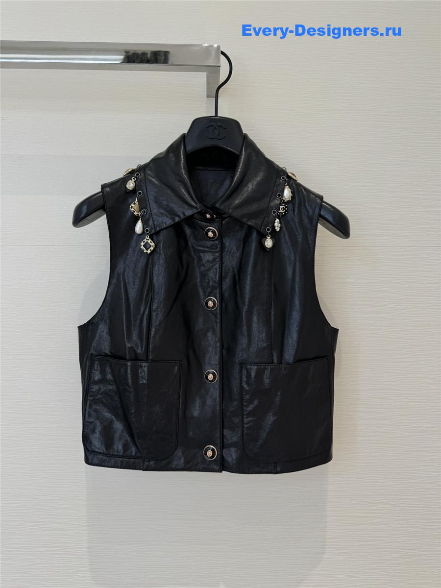 Ch**el charm pearl biker vest