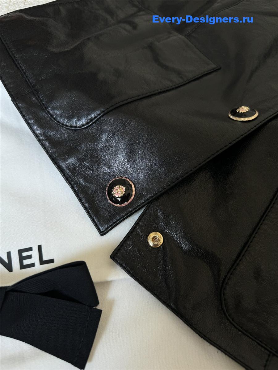 Ch**el charm pearl biker vest