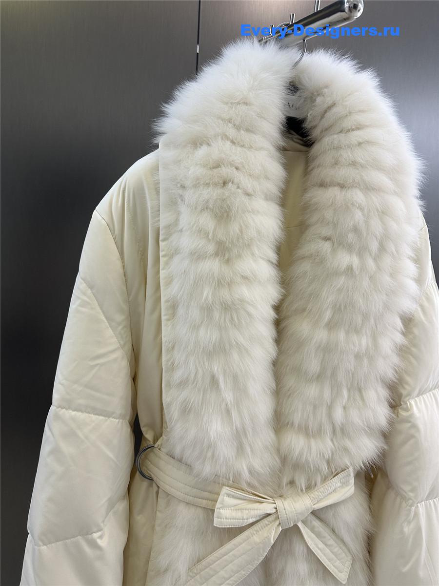 Vanitoo mid-length goose down jacket