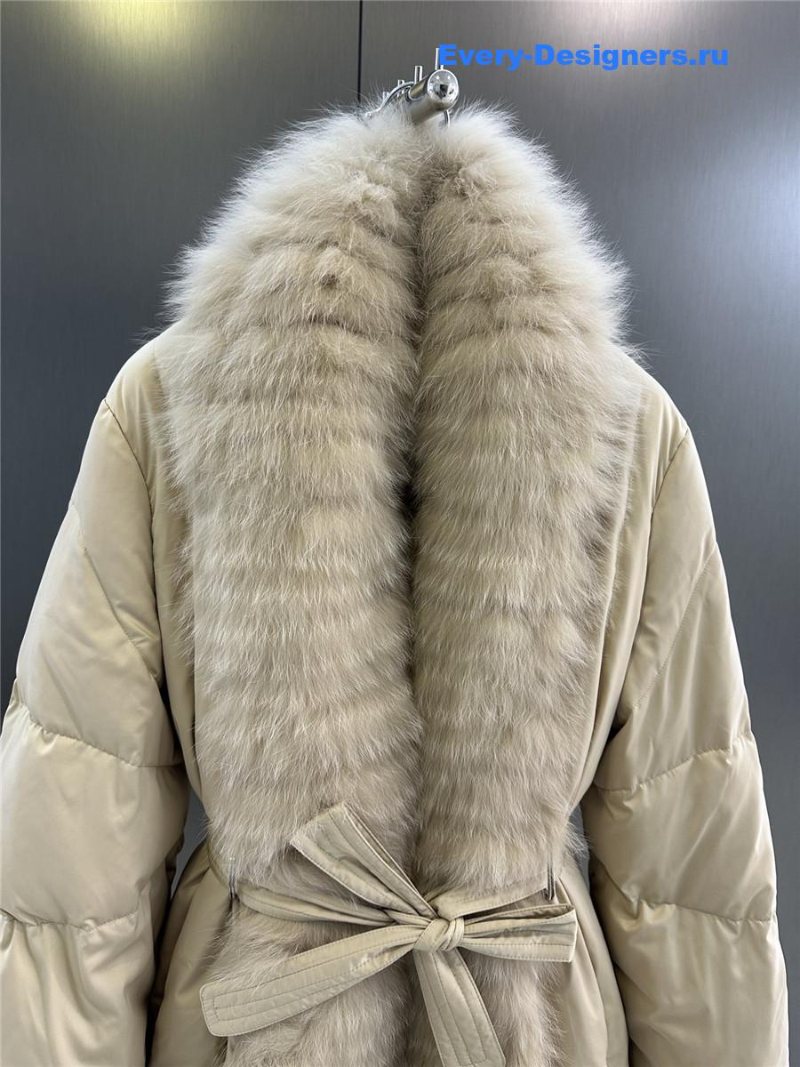 Vanitoo mid-length goose down jacket