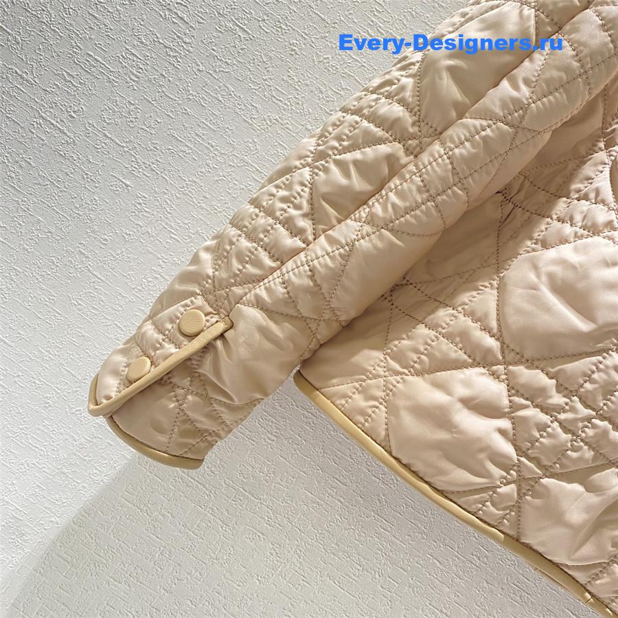 D10r macrocannage down jacket beige