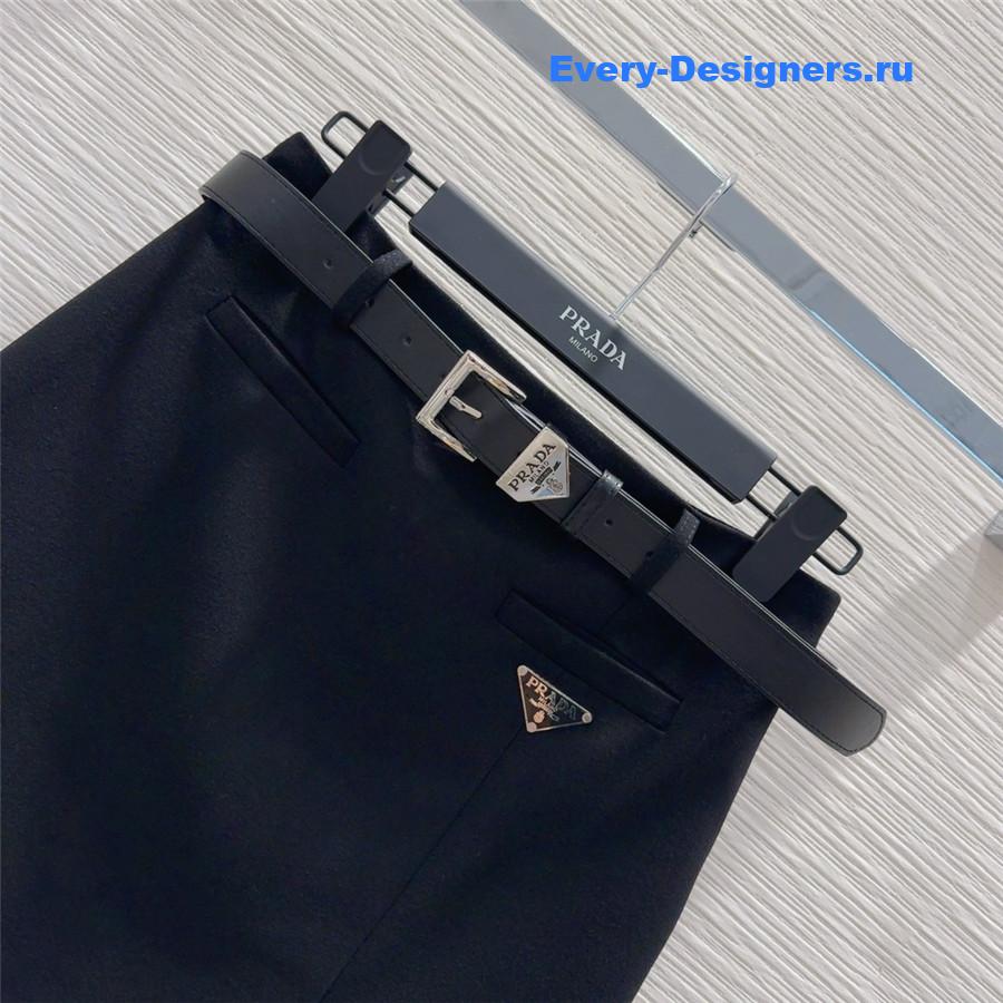 Pra*a new short skirt