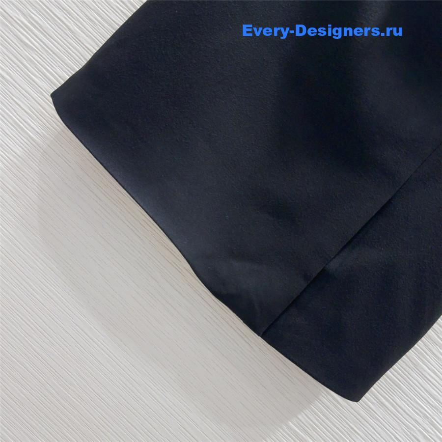 Pra*a new short skirt