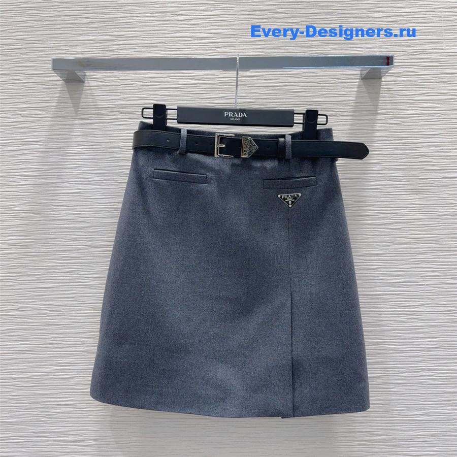 Pra*a new short skirt