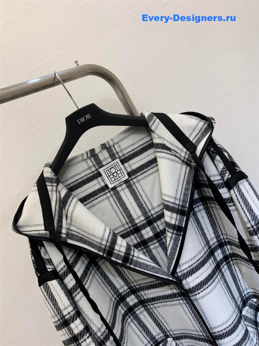 𝐓𝐨𝐭𝐞𝐦𝐞 Loose wool coat