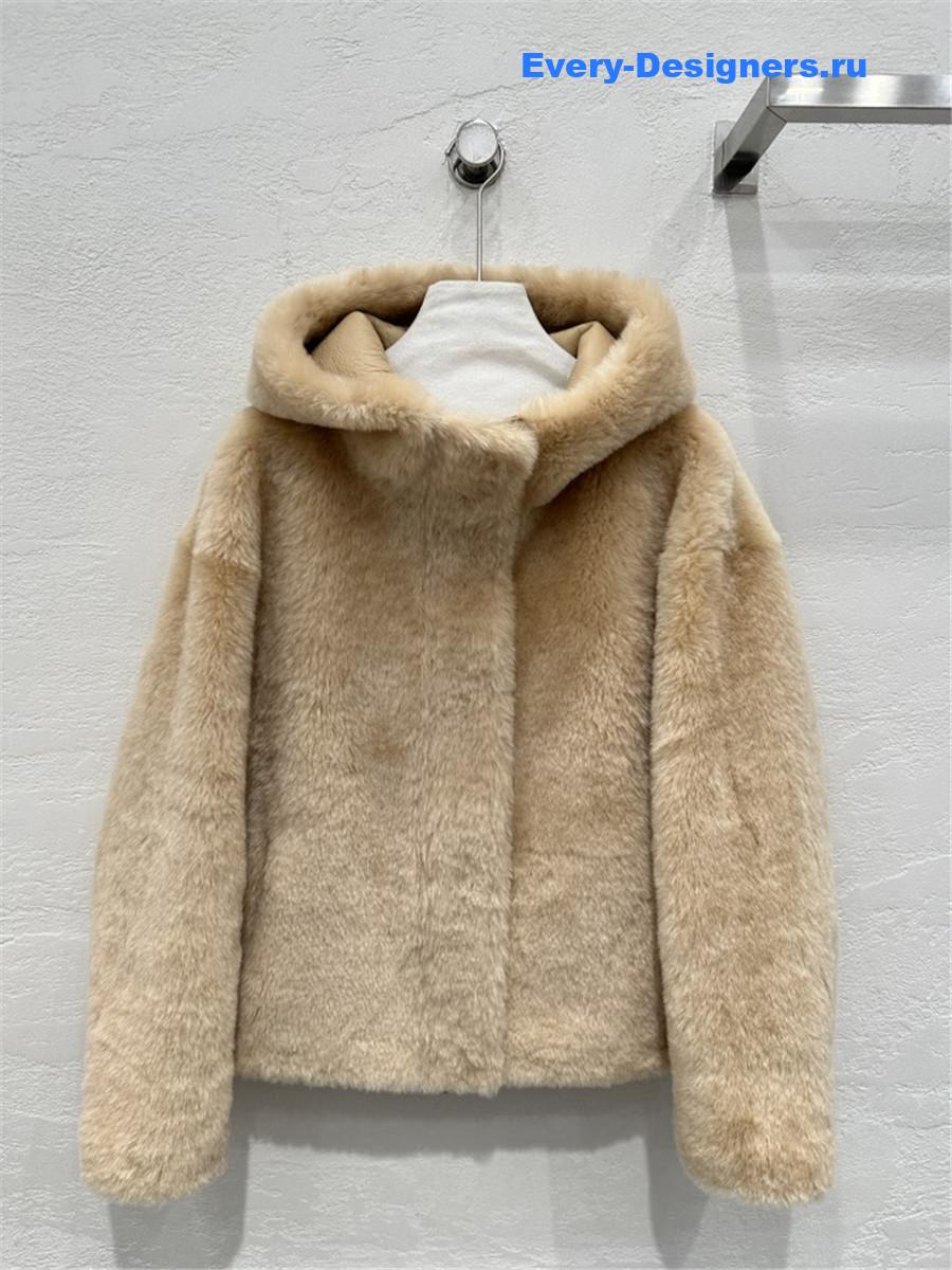 L0r0 P1ana short shearling coat