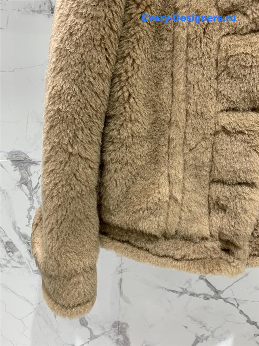 Vanitoo camel cashmere coat