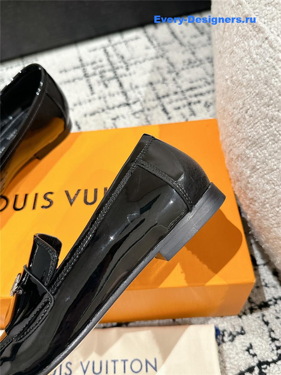 l0vis Vvtt0n lv chess flat loafer black