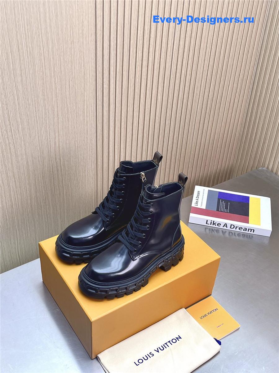 l0vis Vvtt0n black patent leather ankle boots