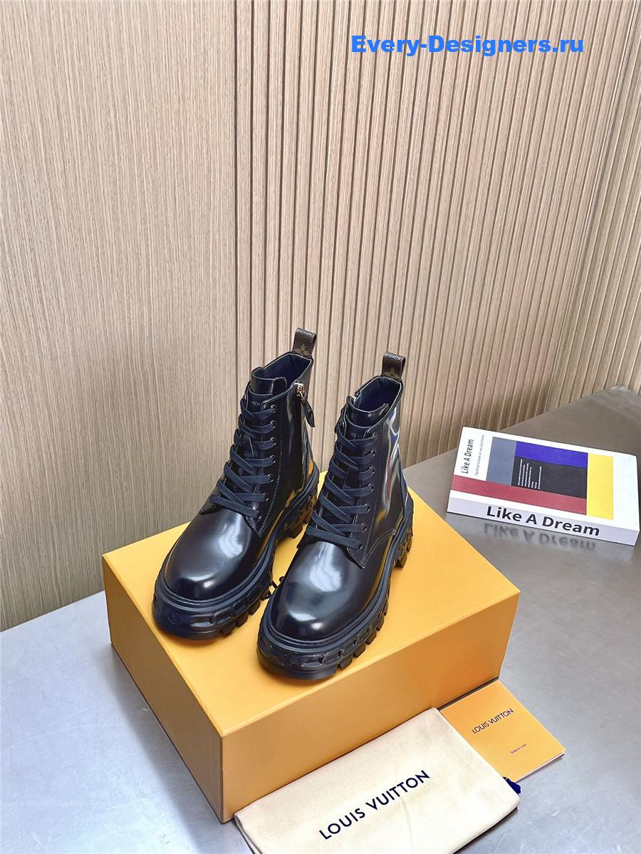 l0vis Vvtt0n black patent leather ankle boots
