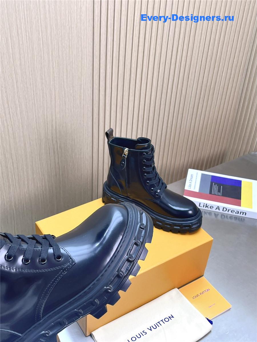 l0vis Vvtt0n black patent leather ankle boots