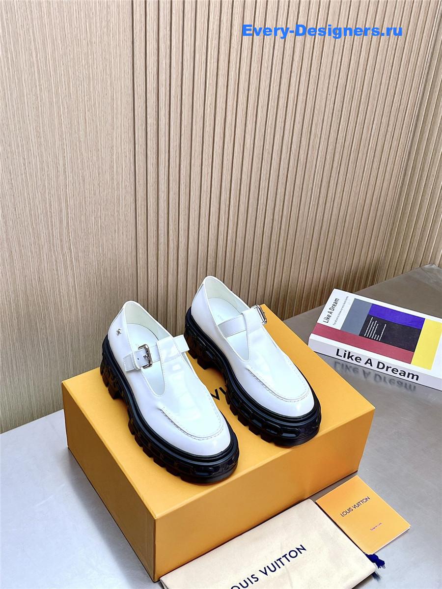 l0vis Vvtt0n white mary jane loafers