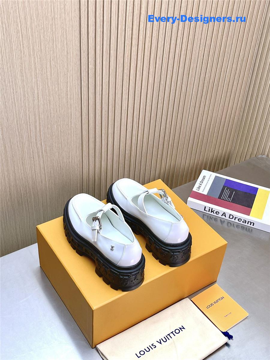 l0vis Vvtt0n white mary jane loafers