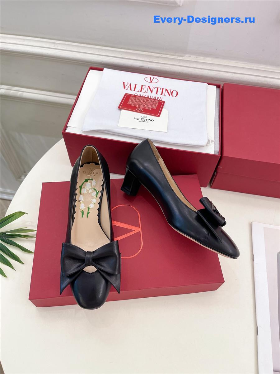 Va1e*ntin0 bowow pump in kidskin 45mm black