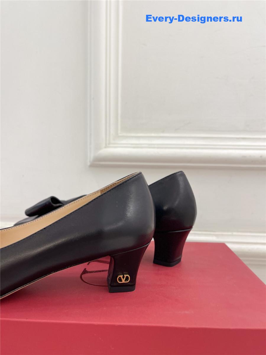 Va1e*ntin0 bowow pump in kidskin 45mm black