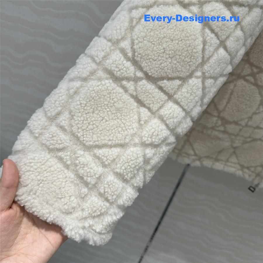 D10r shearling hooded coat