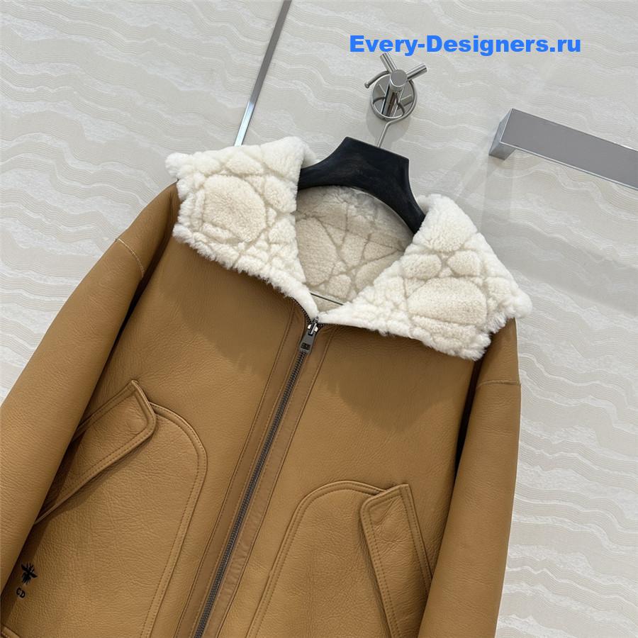 D10r shearling hooded coat