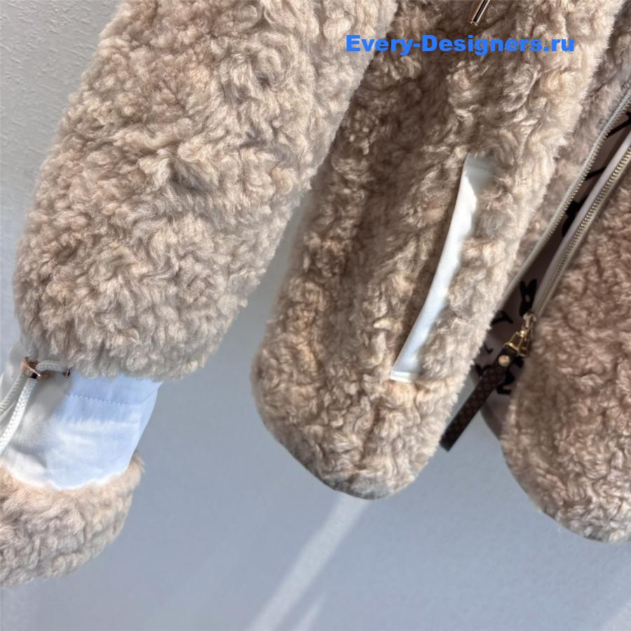 l0vis Vvtt0n lv lambswool curly lapel coat