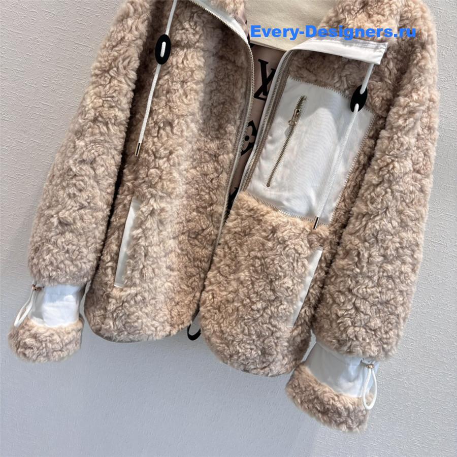 l0vis Vvtt0n lv lambswool curly lapel coat