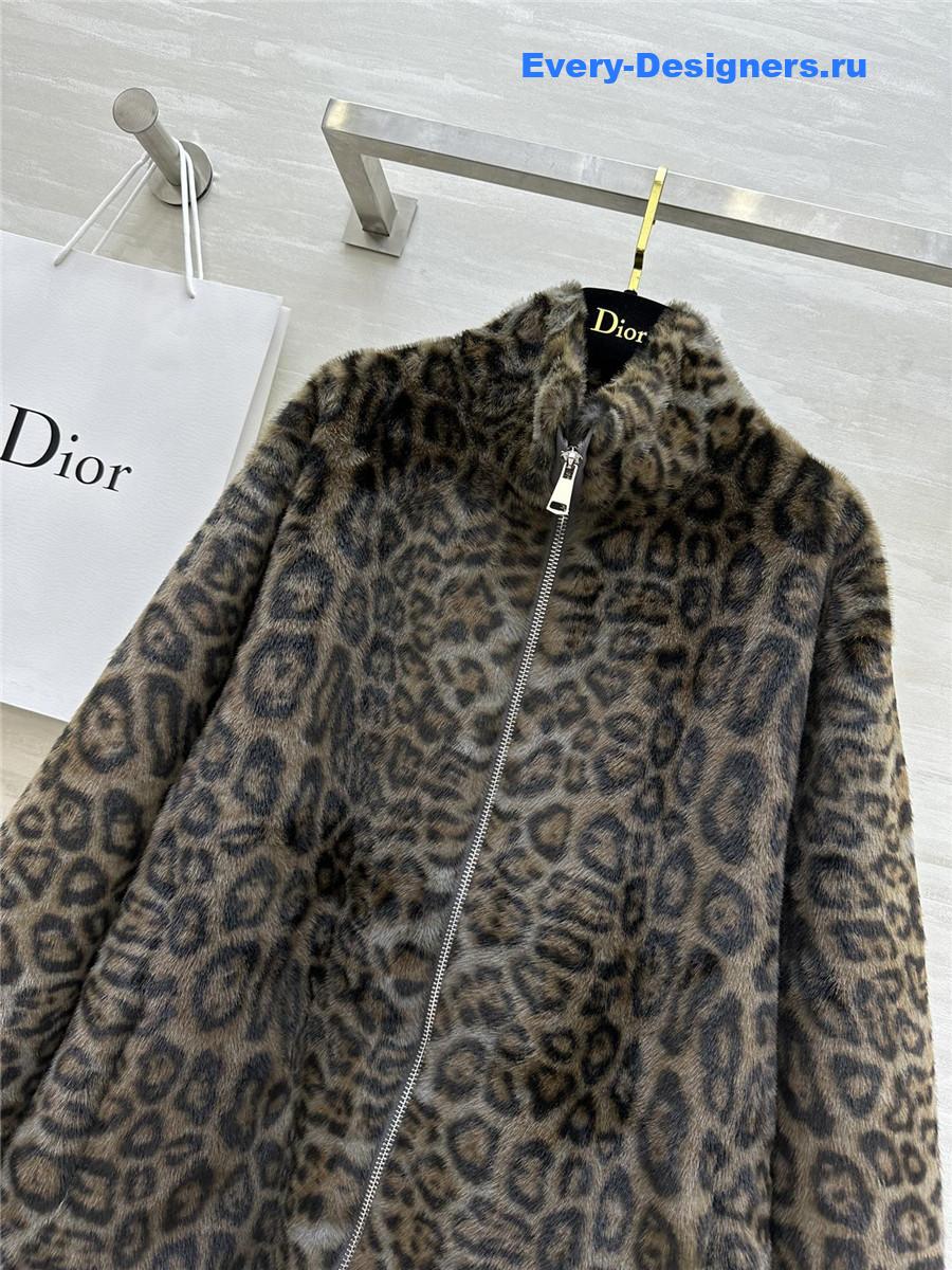 D10r leopard print shearling zip-up jacket