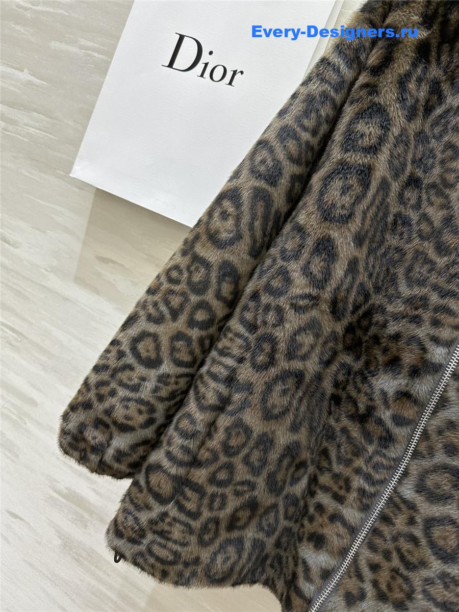 D10r leopard print shearling zip-up jacket