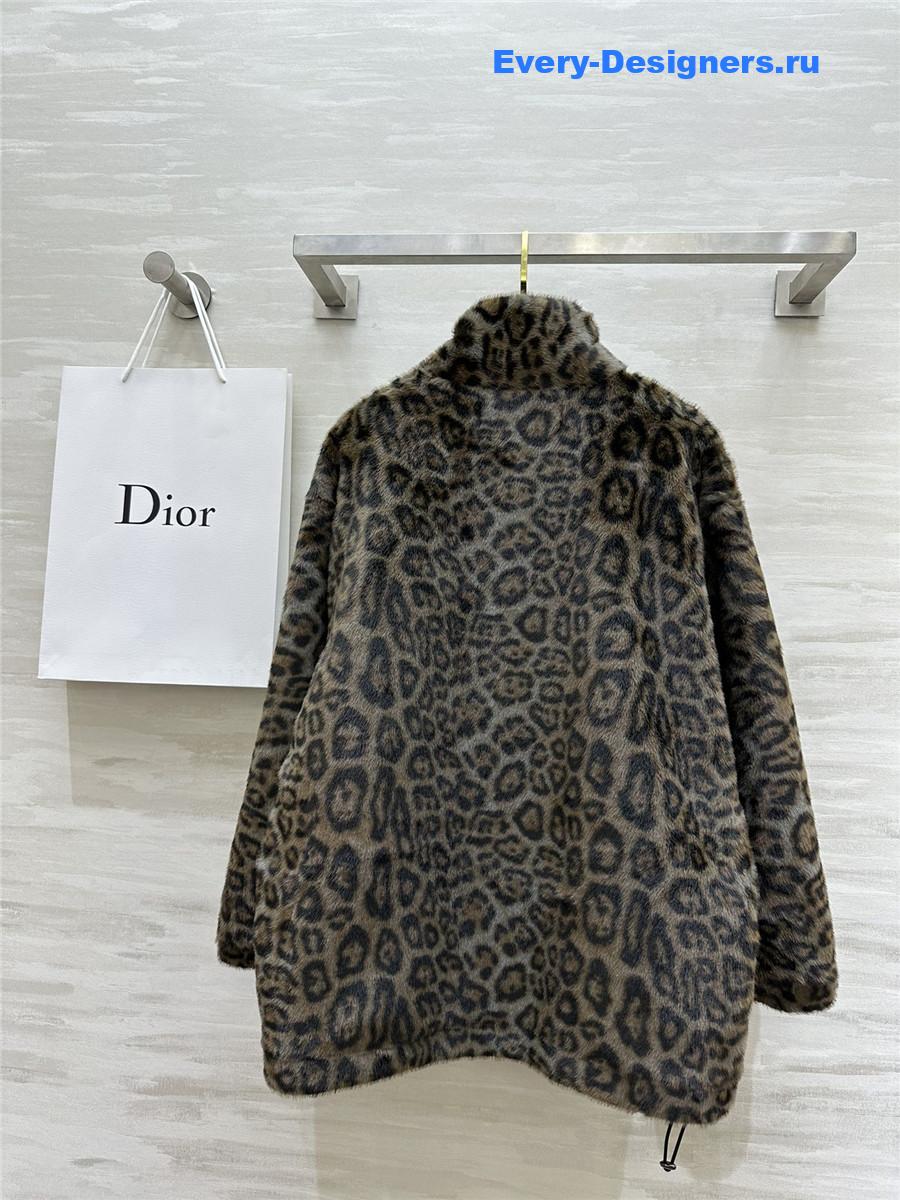 D10r leopard print shearling zip-up jacket