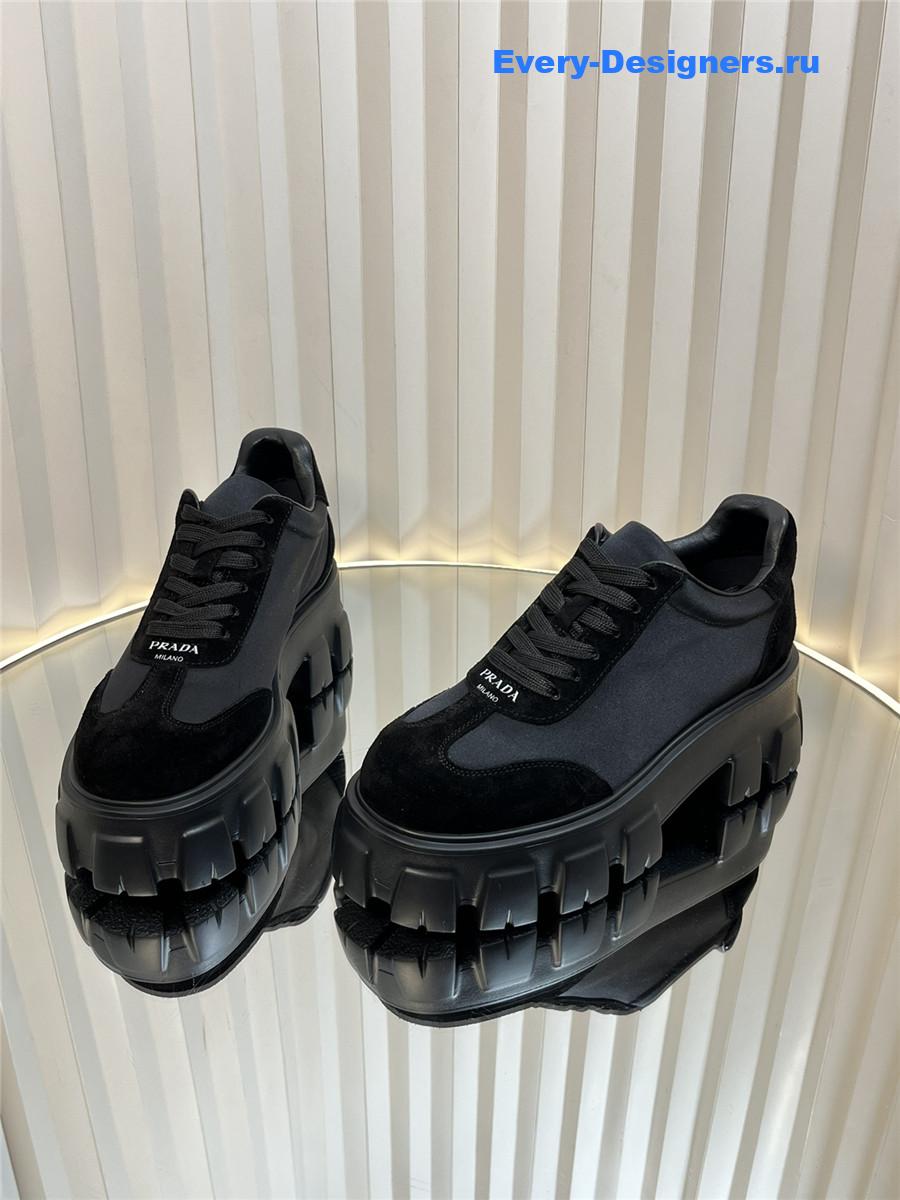 Pra*a suede low top platform sneakers black/grey