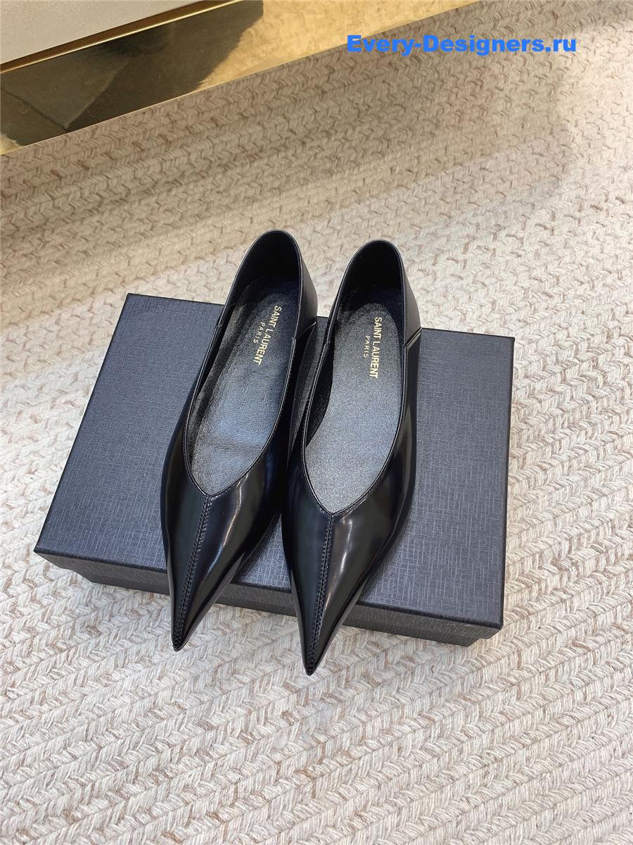 Y51 nour black glazed leather slippers