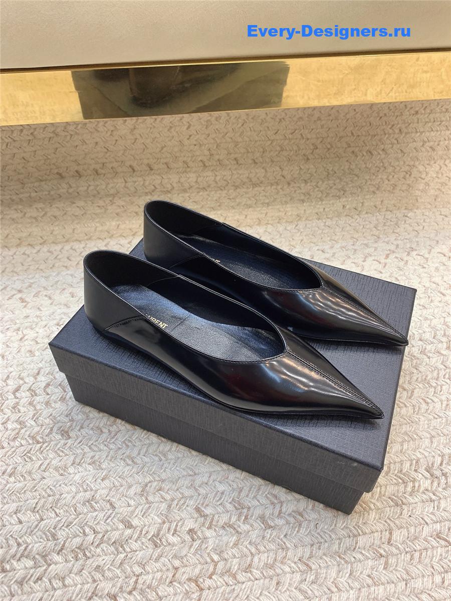 Y51 nour black glazed leather slippers