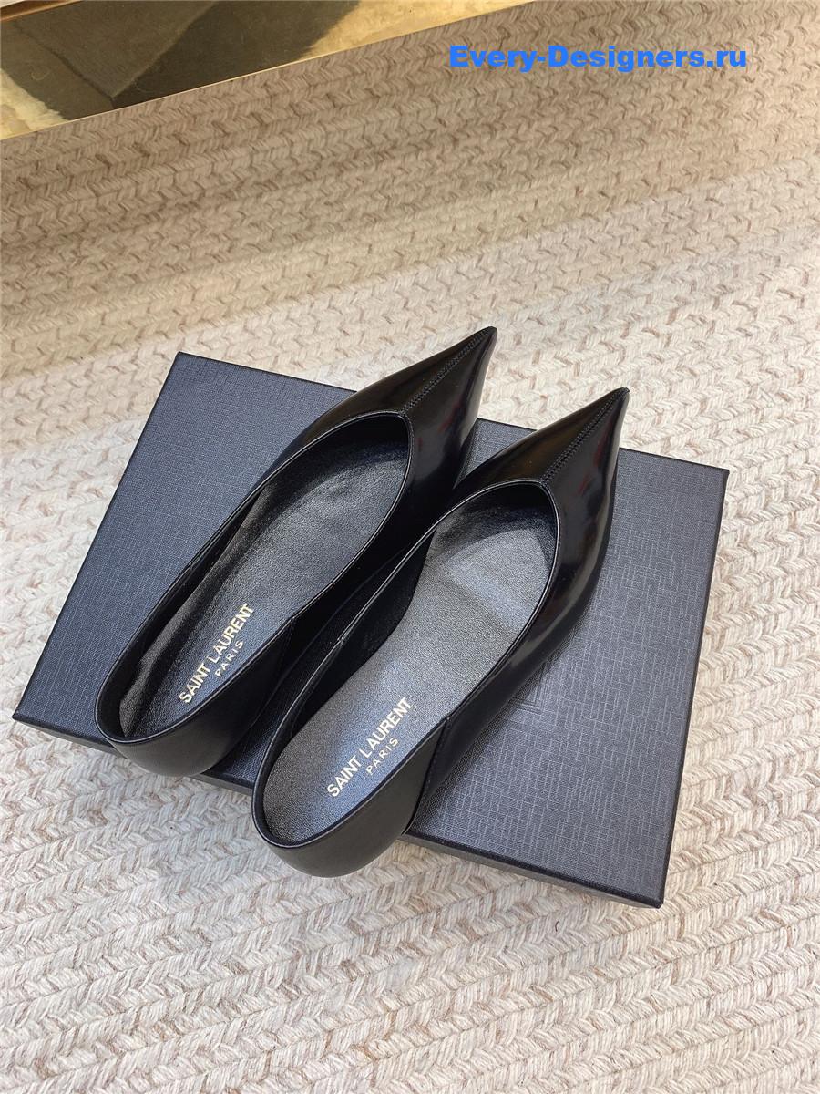 Y51 nour black glazed leather slippers