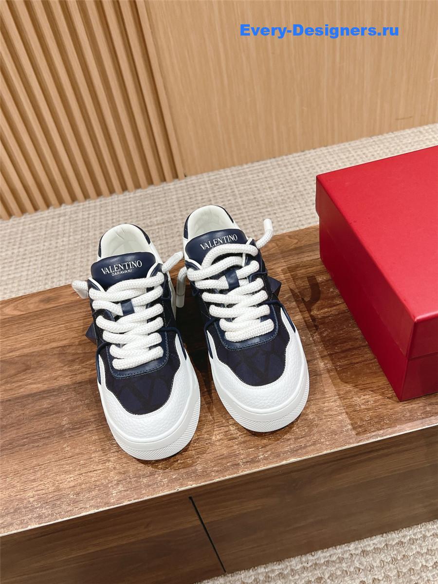 Va1e*ntin0 low-top trainers in denim toile iconographe