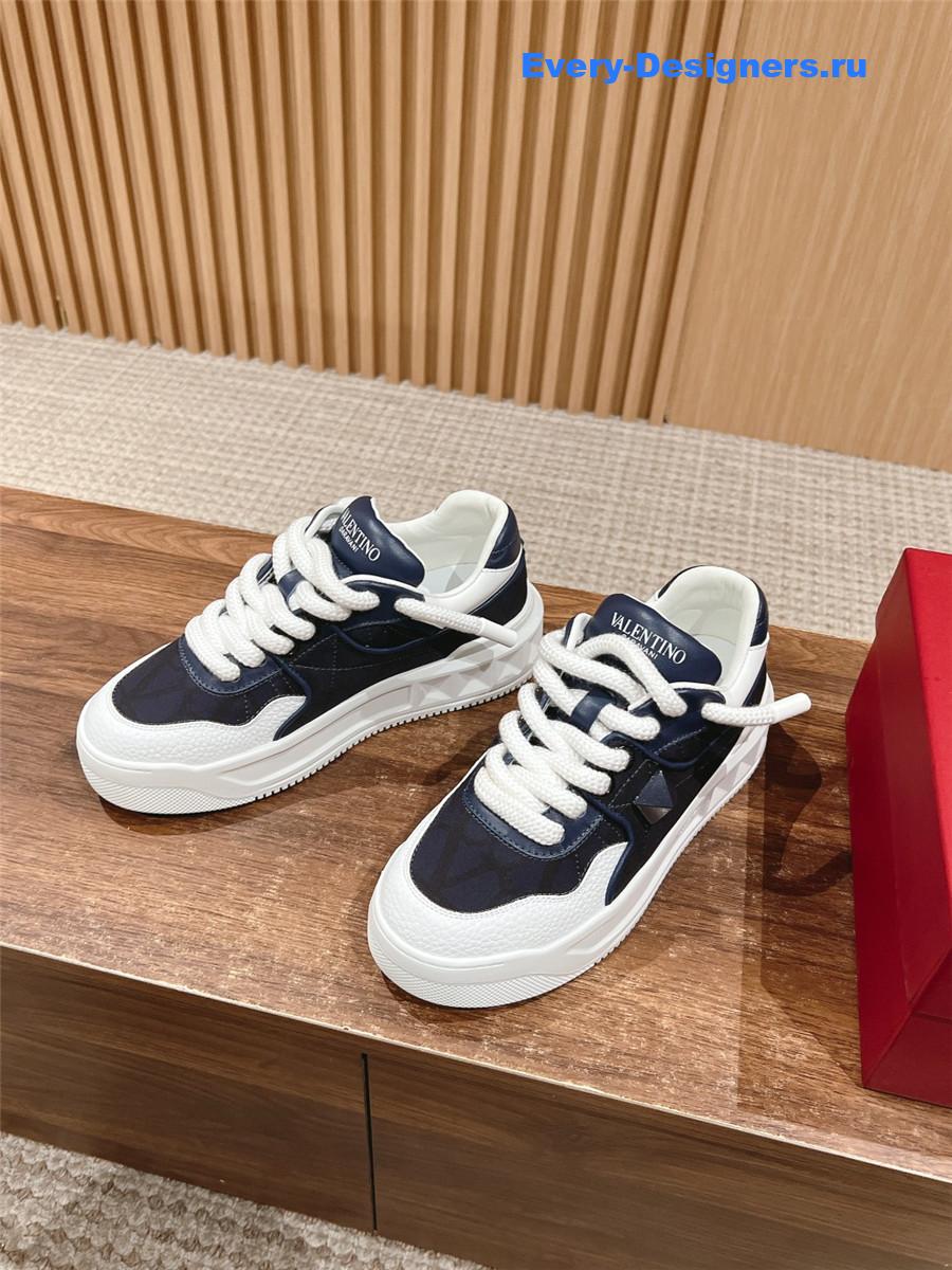 Va1e*ntin0 low-top trainers in denim toile iconographe