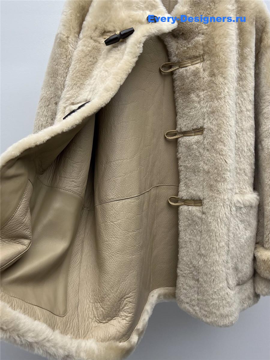 Vanitoo mid-length shearling coat