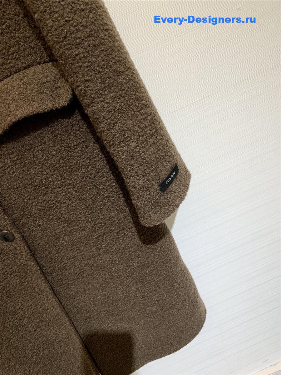 Ce1i*e bouclé coat