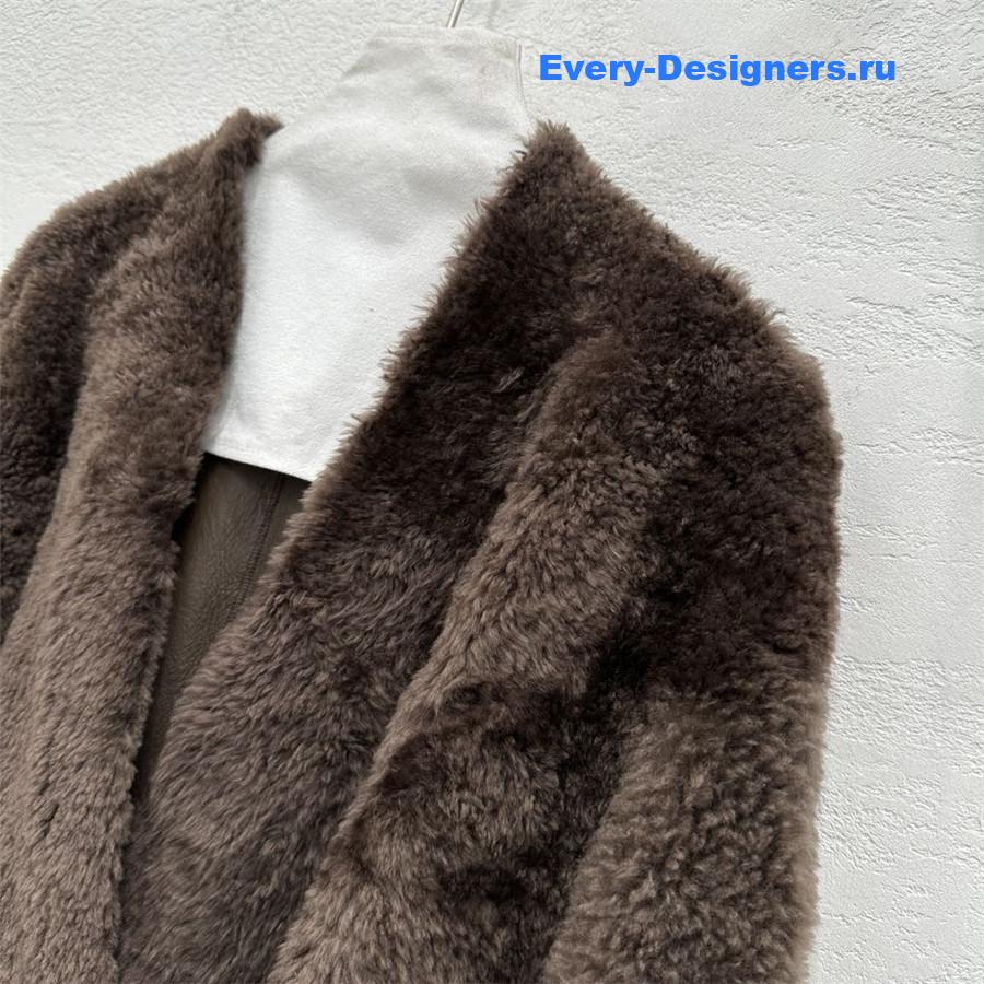 L0r0 P1ana shearling coat