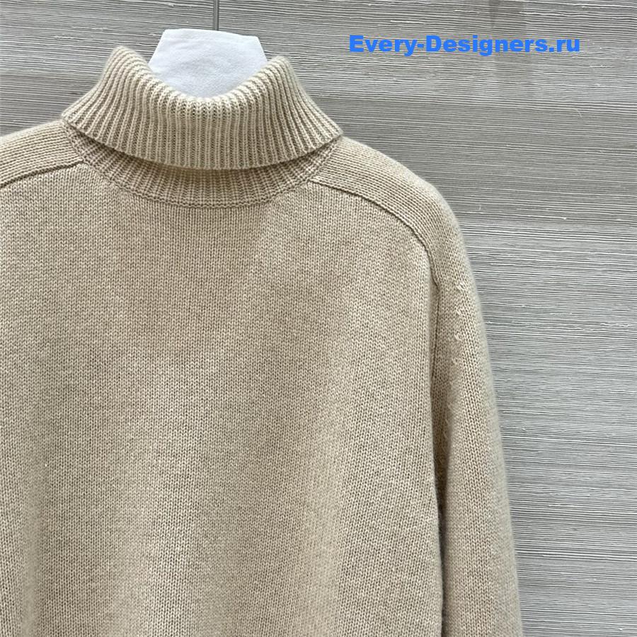 L0r0 P1ana beige cashmere turtleneck sweater