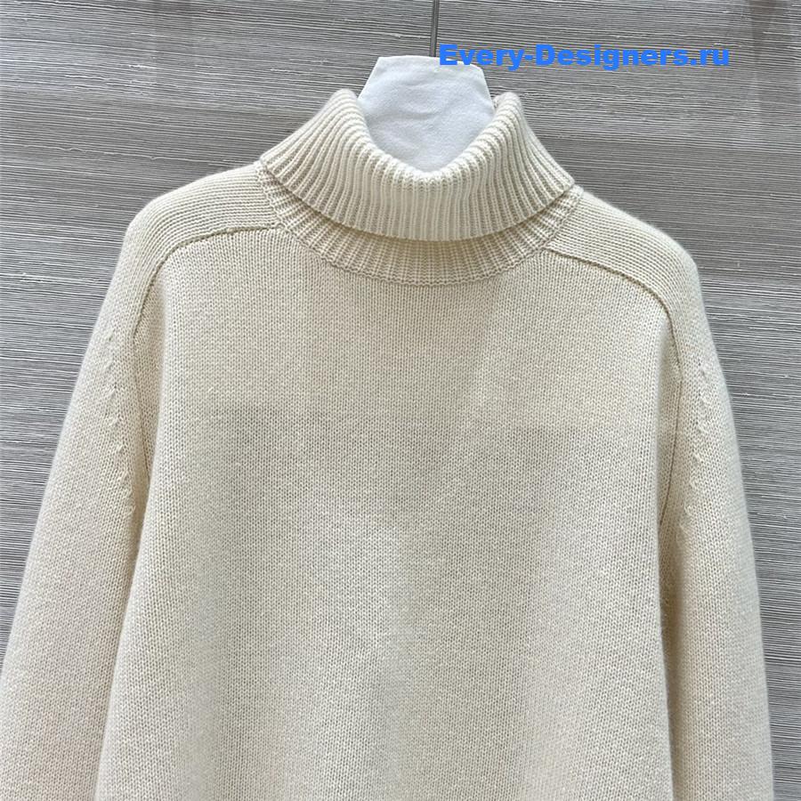 L0r0 P1ana white cashmere turtleneck sweater