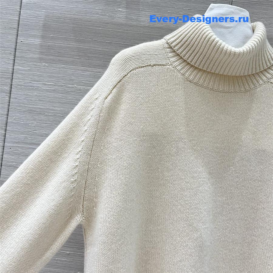 L0r0 P1ana white cashmere turtleneck sweater