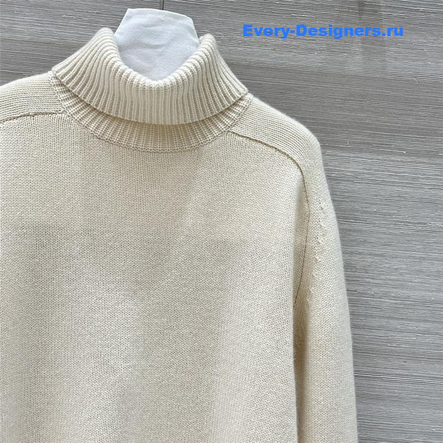 L0r0 P1ana white cashmere turtleneck sweater