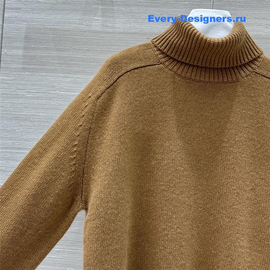 L0r0 P1ana brown cashmere turtleneck sweater