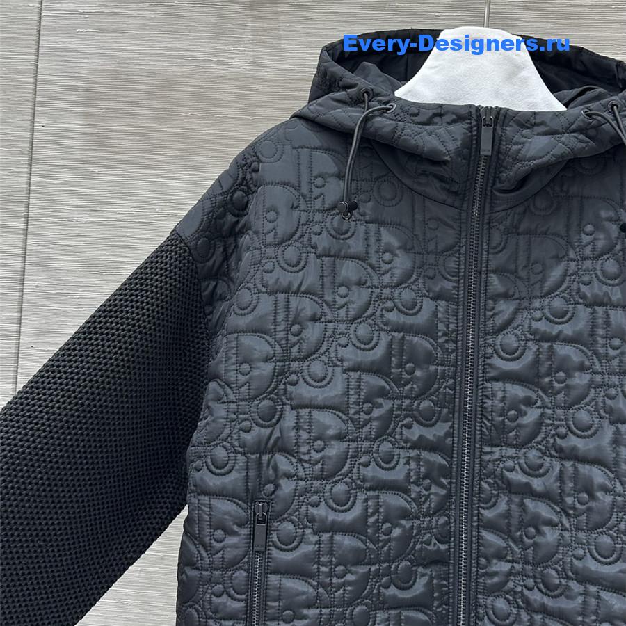 D10r hooded quilted jacket
