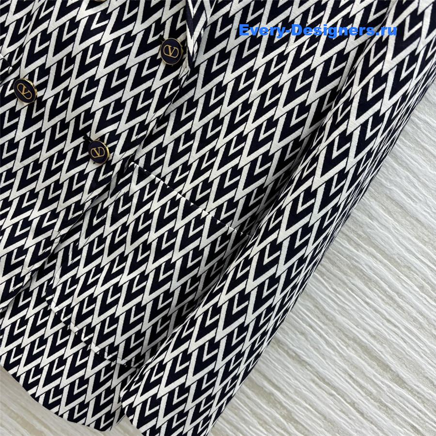 Va1e*ntin0 jacquard wool coat