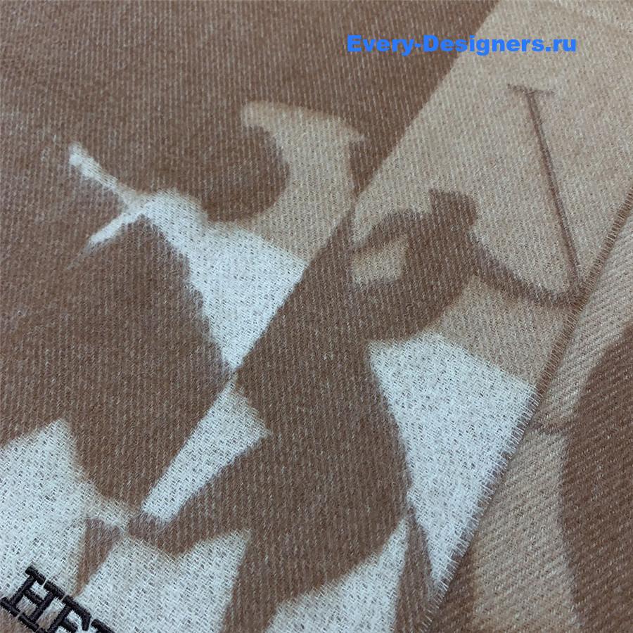 H**me5 cashmere scarf