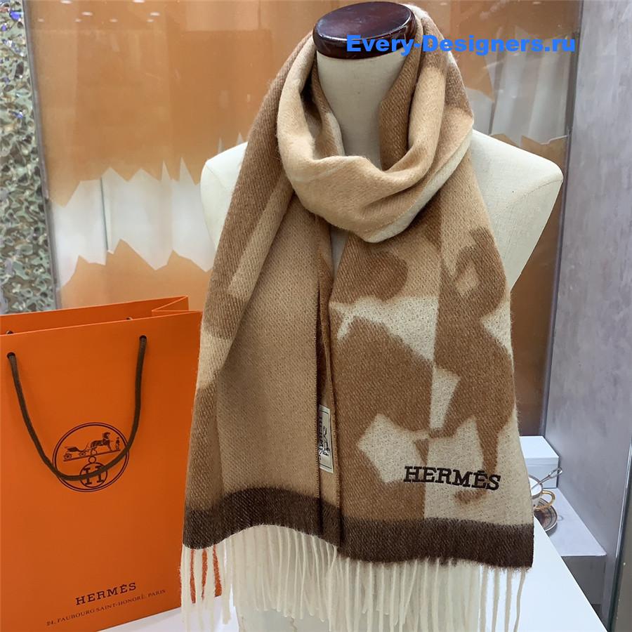 H**me5 cashmere scarf