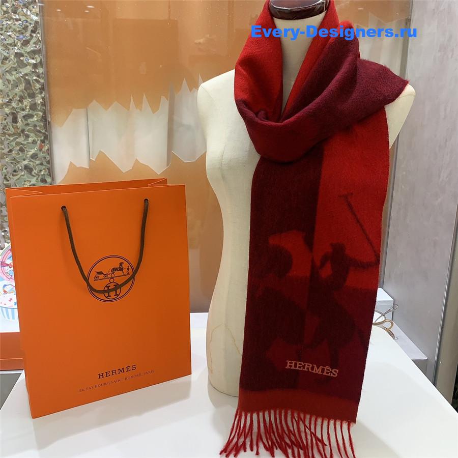 H**me5 cashmere scarf