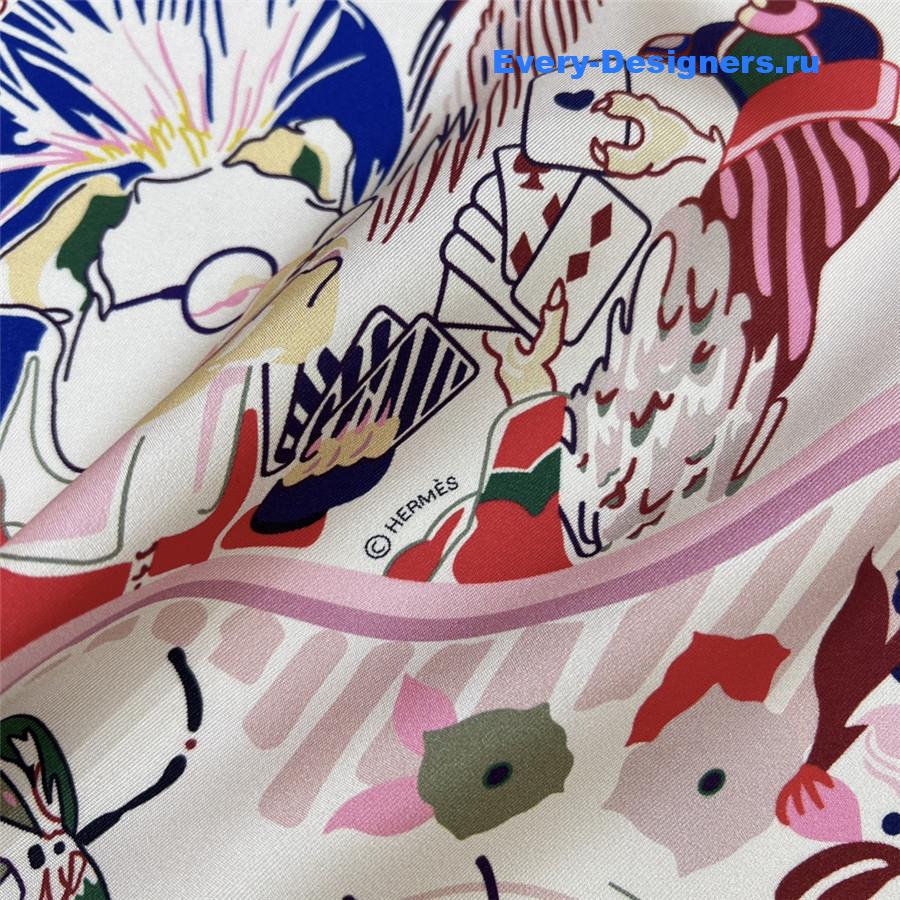 H**me5 “emile’s fantasy night” 90’s scarf